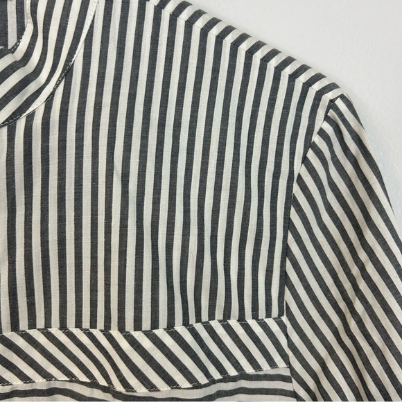 DVF Grey/White Striped Button Down Top w/ Flounce Sleeves Size 10 - Picture 8 of 10